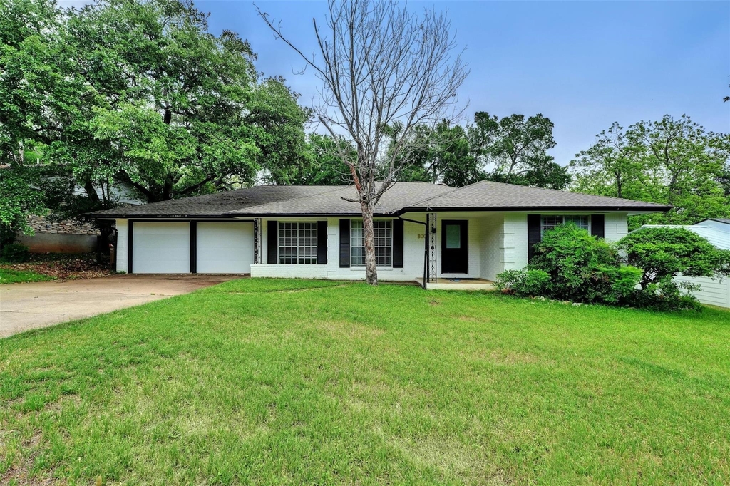 8001 Ceberry Dr - Photo 0