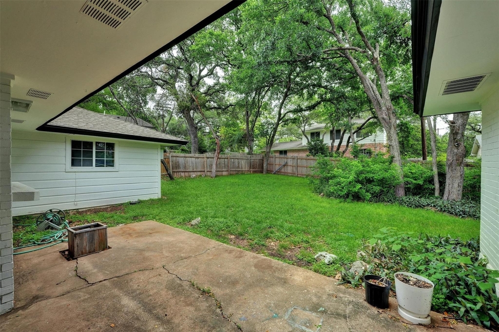 8001 Ceberry Dr - Photo 27