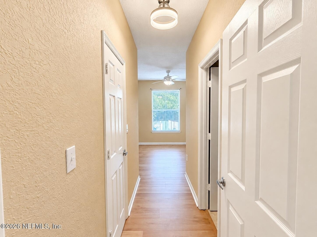8539 Gate Parkway W - Photo 16