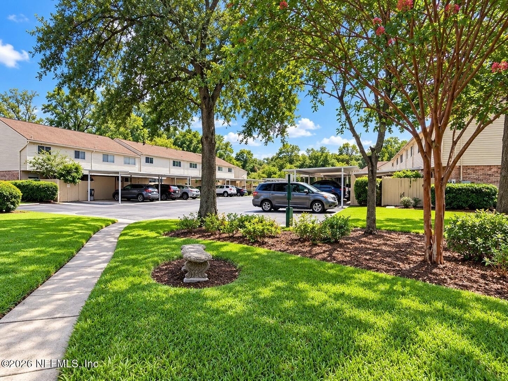 8175 Sutton Place N - Photo 2