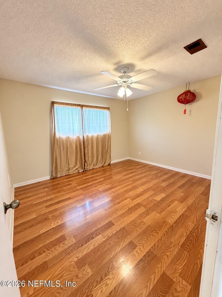 8175 Sutton Place N - Photo 17