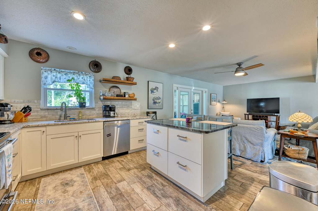 2233 Seminole Road - Photo 7