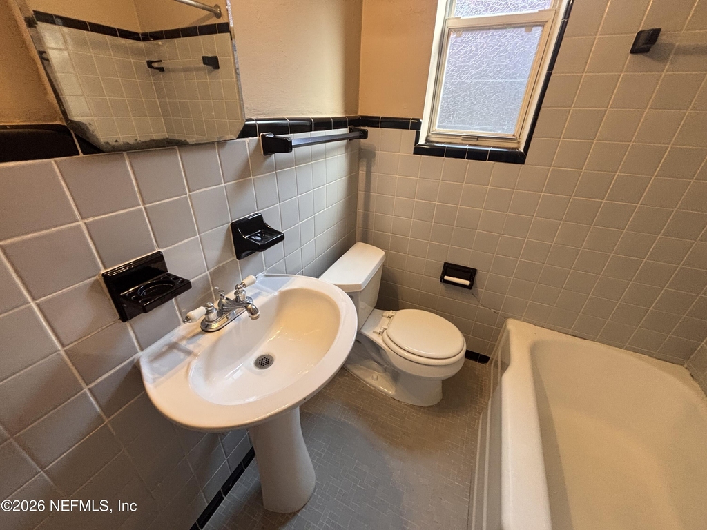 828 Acosta Street - Photo 19