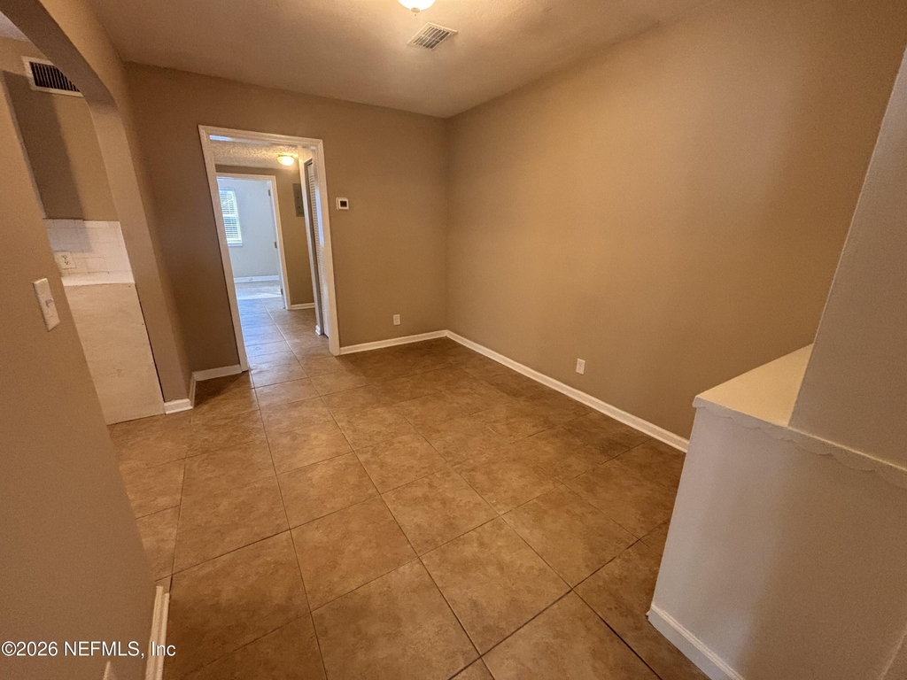 828 Acosta Street - Photo 15