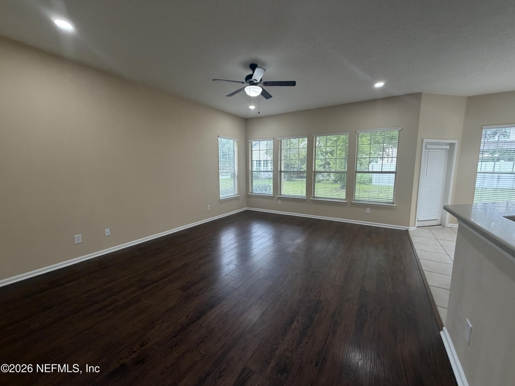 6295 Endelstow Lane - Photo 10