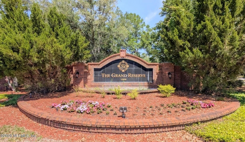 13810 Sutton Park Drive N - Photo 5