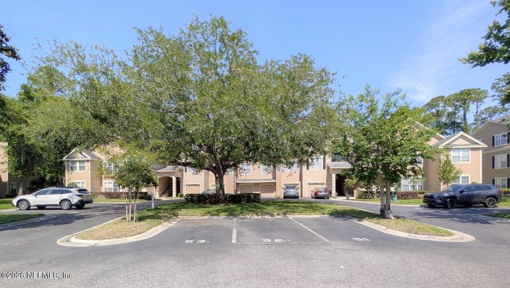 13810 Sutton Park Drive N - Photo 4