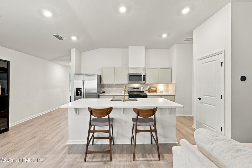 2526 Clayton Fls Cove - Photo 4
