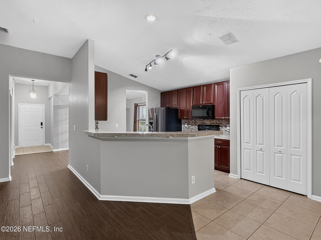 1818 Hollow Glen Drive - Photo 19