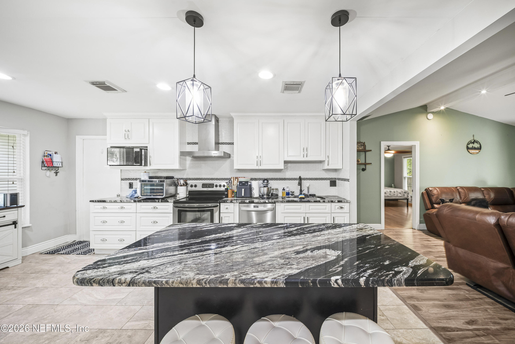 3660 Mandarin Woods Drive N - Photo 3