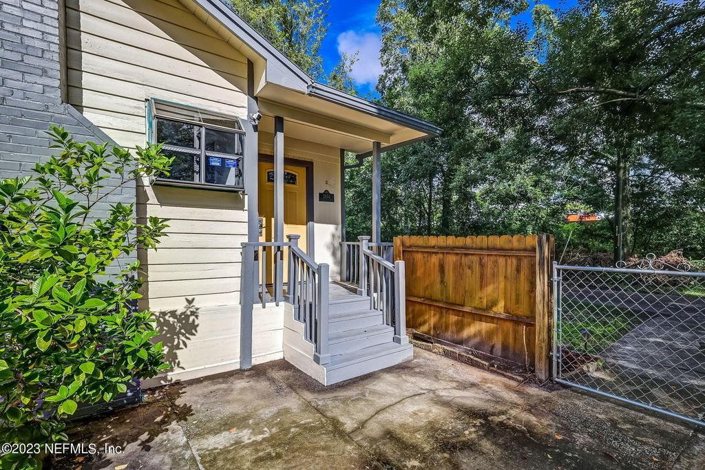 2834 Phyllis Street - Photo 4