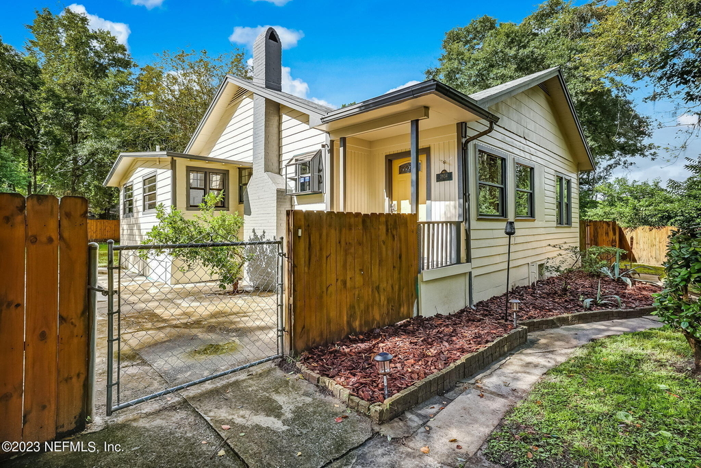 2834 Phyllis Street - Photo 1
