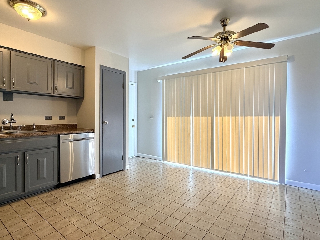 1452 Carol Court - Photo 2