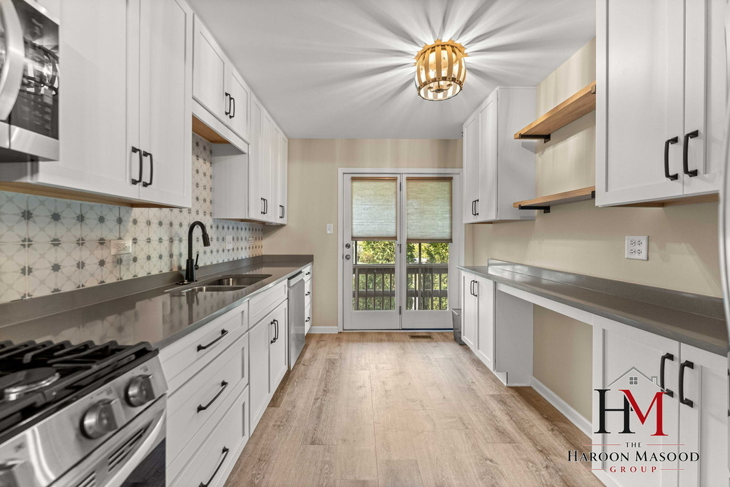 9241 Windsor Parkway - Photo 9