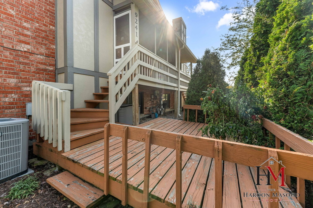9241 Windsor Parkway - Photo 21