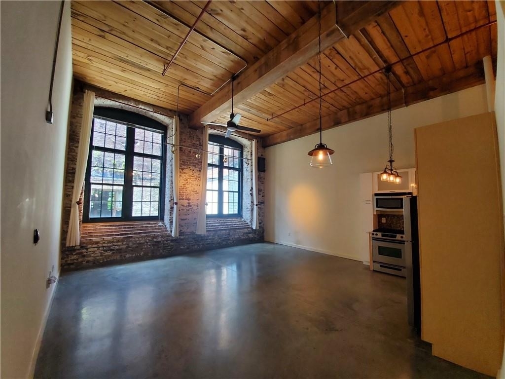 170 Boulevard - Photo 1