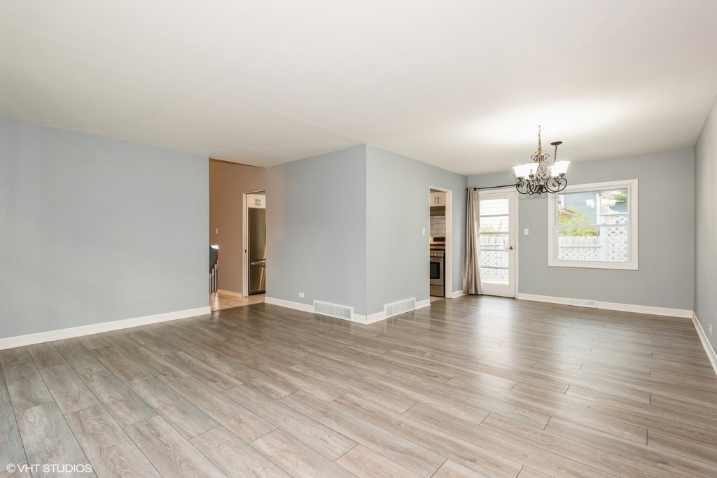319 Shirley Court - Photo 5