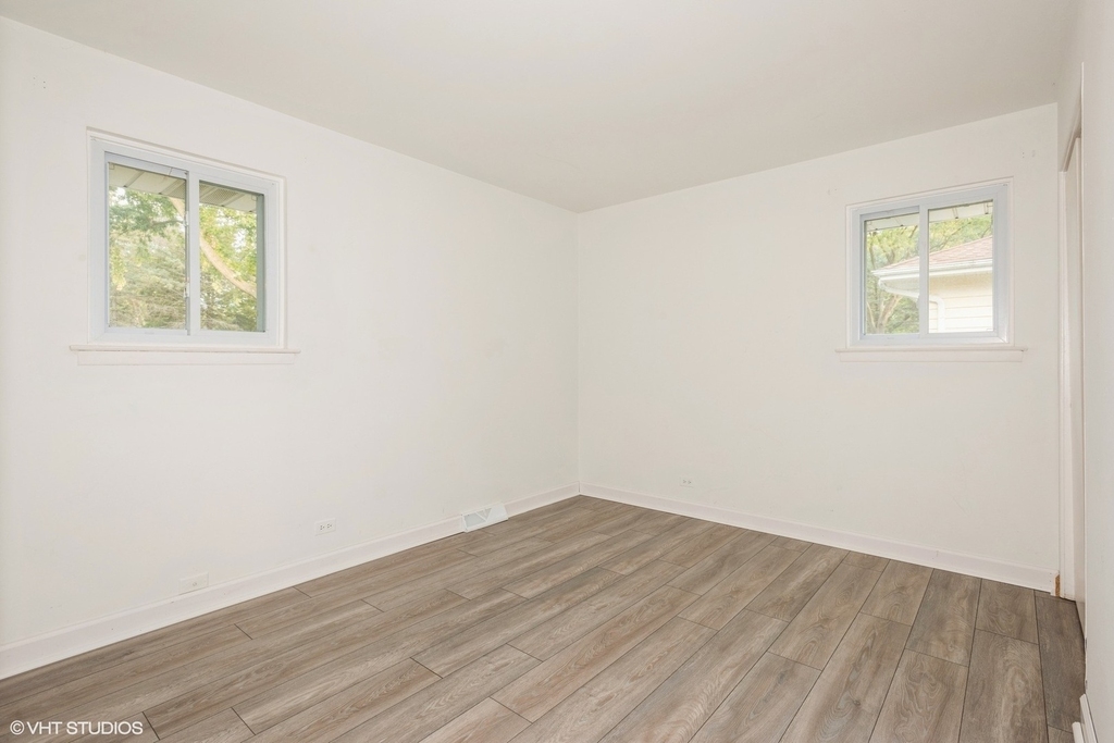 319 Shirley Court - Photo 11