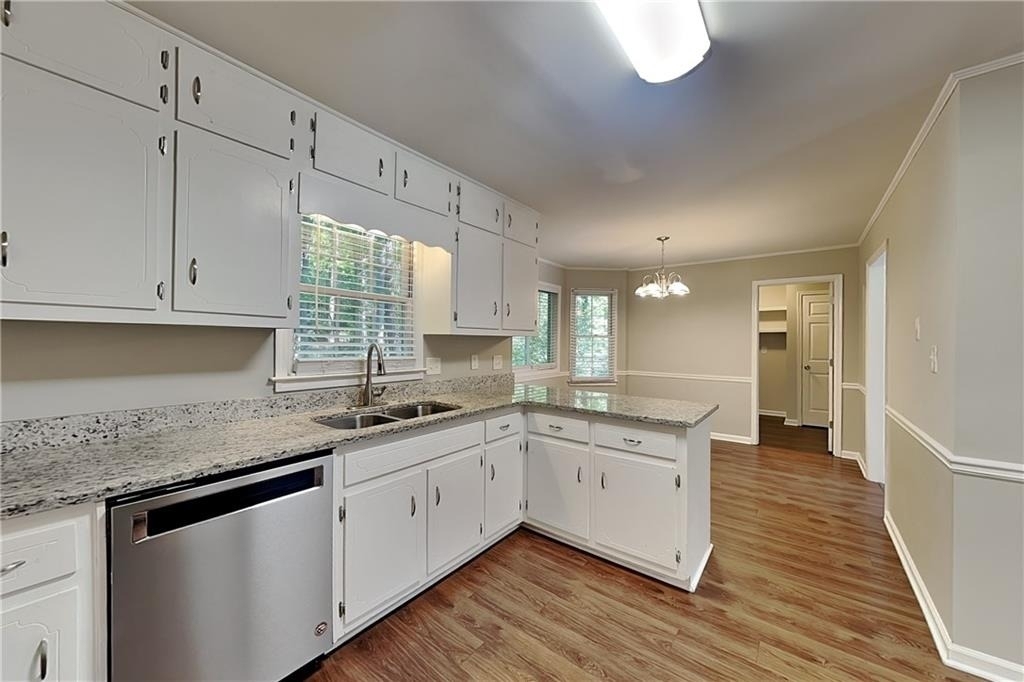 1484 Pleasant Street - Photo 3