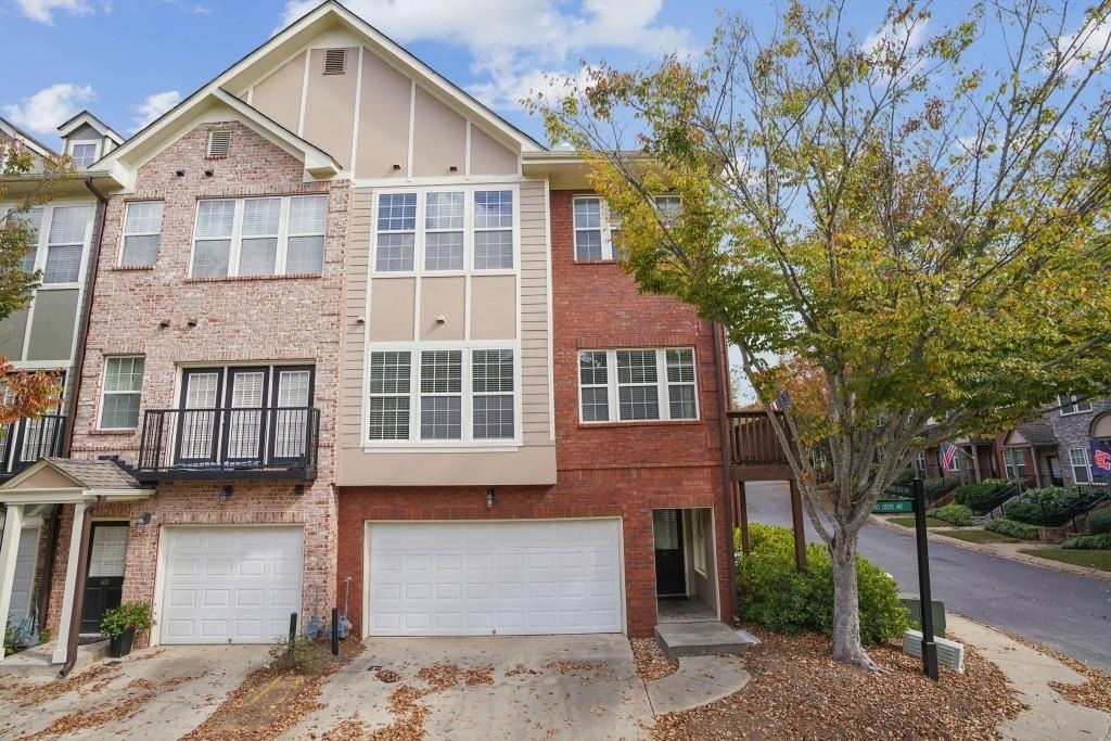 3775 Ashford Creek Avenue Ne - Photo 0