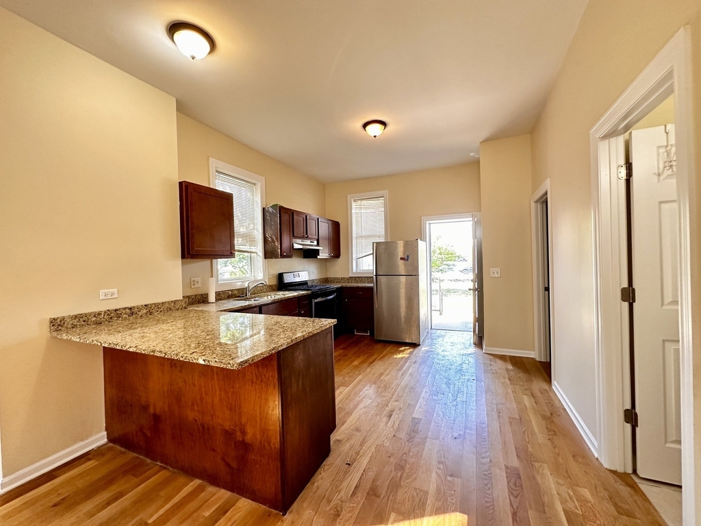 2624 W 15th Street - Photo 3