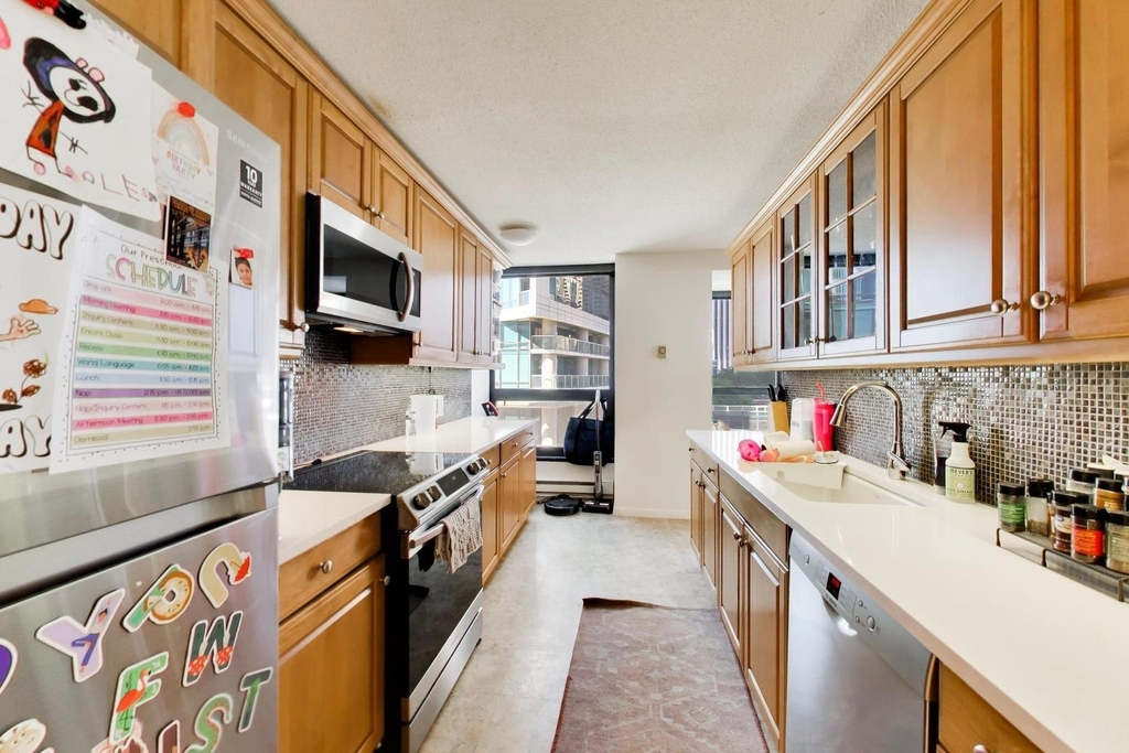 360 E Randolph Street - Photo 11
