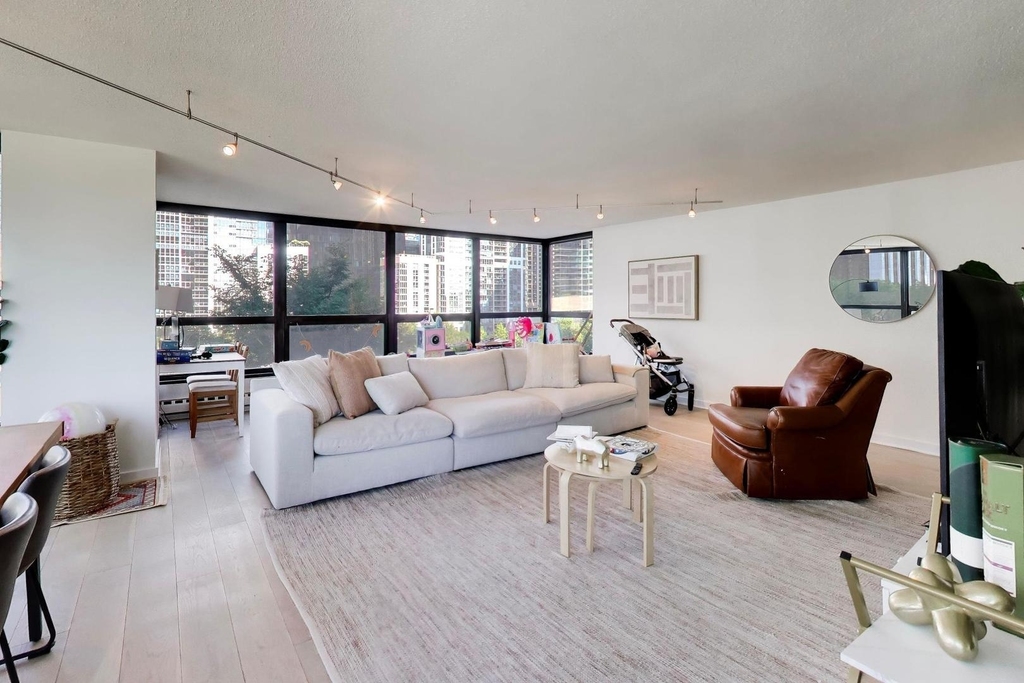 360 E Randolph Street - Photo 4