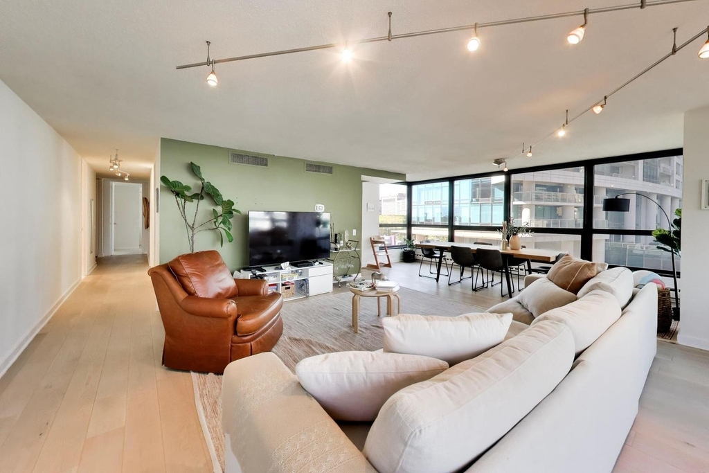 360 E Randolph Street - Photo 6