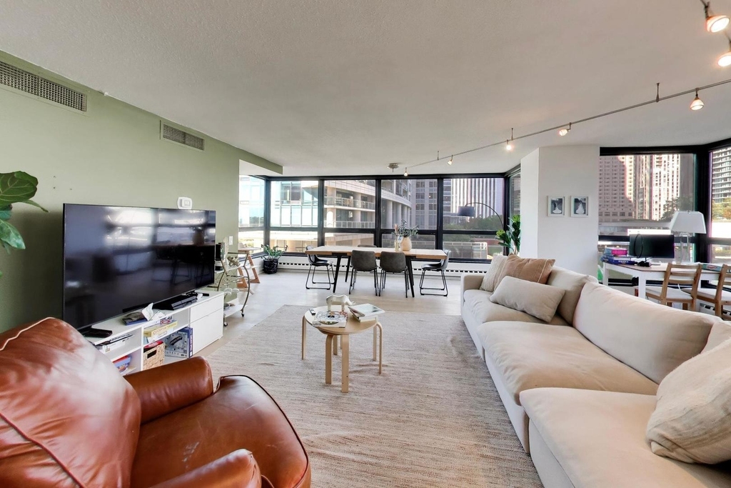 360 E Randolph Street - Photo 5