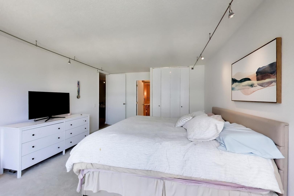 360 E Randolph Street - Photo 15