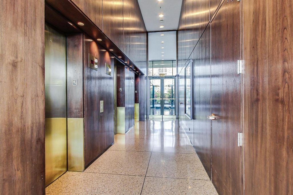 360 E Randolph Street - Photo 35