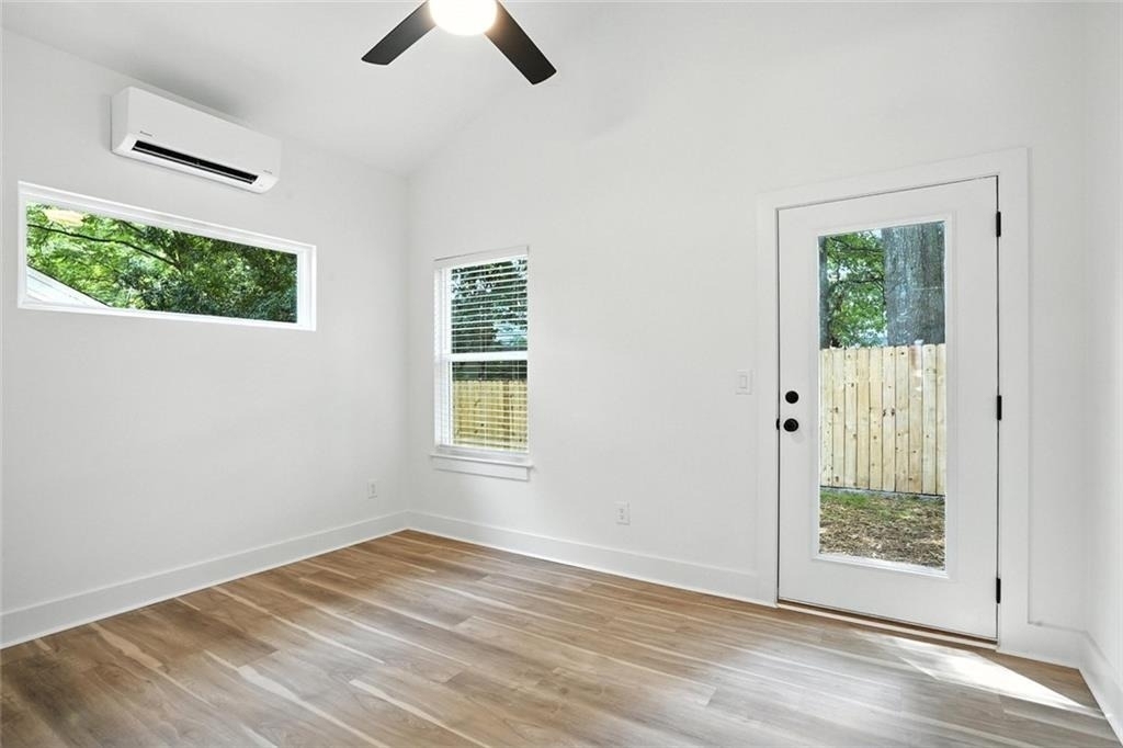 1597 Glenwood Avenue Se - Photo 3