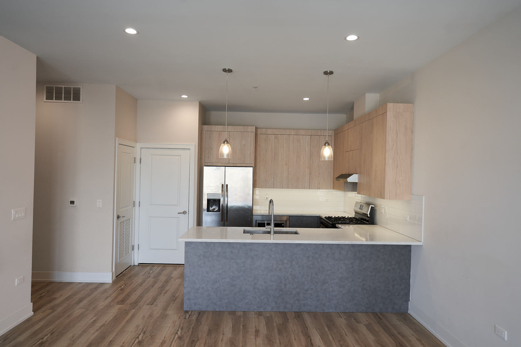 926 E 43rd Street - Photo 14
