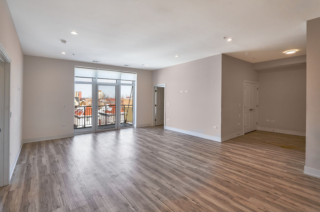 926 E 43rd Street - Photo 5