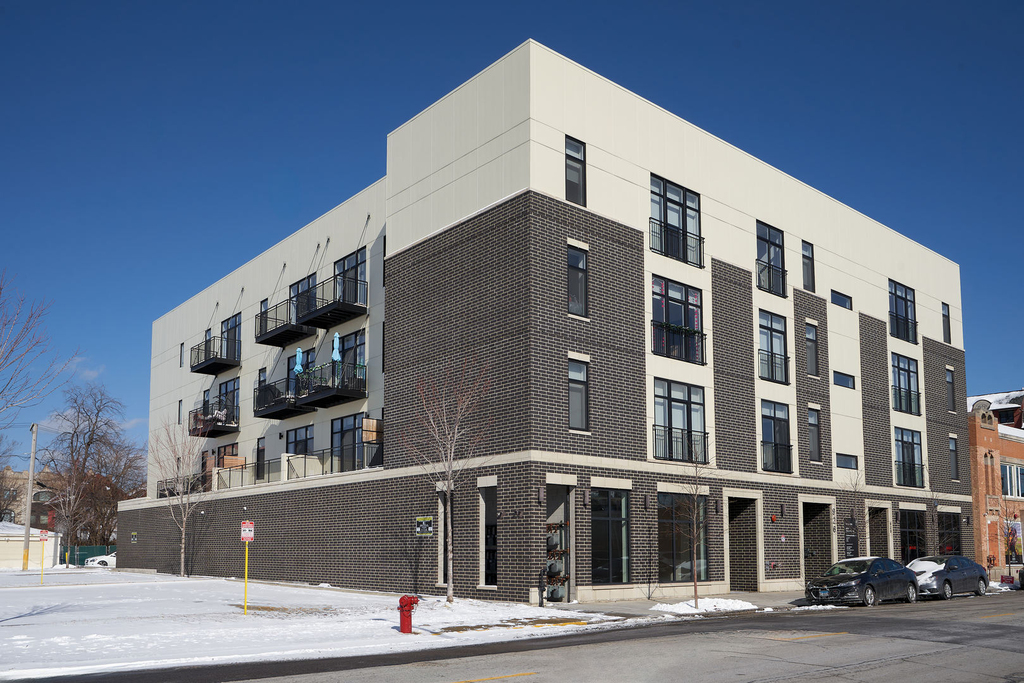 926 E 43rd Street - Photo 20