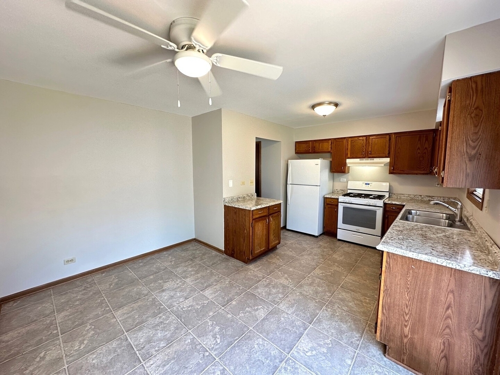 542 N Crystal Avenue - Photo 9