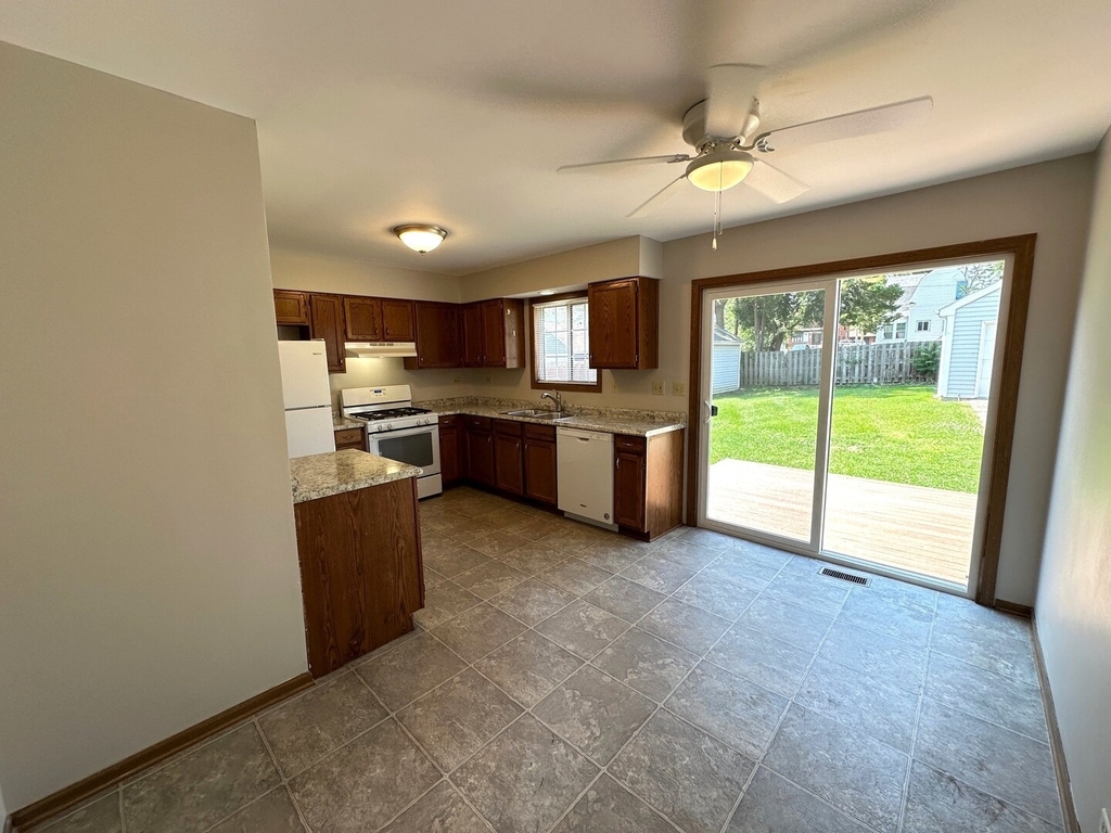 542 N Crystal Avenue - Photo 10