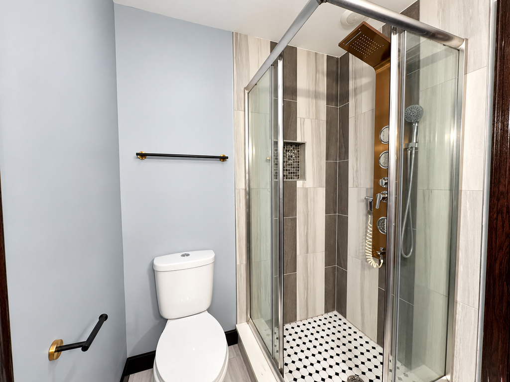 442 E 48th Street - Photo 7