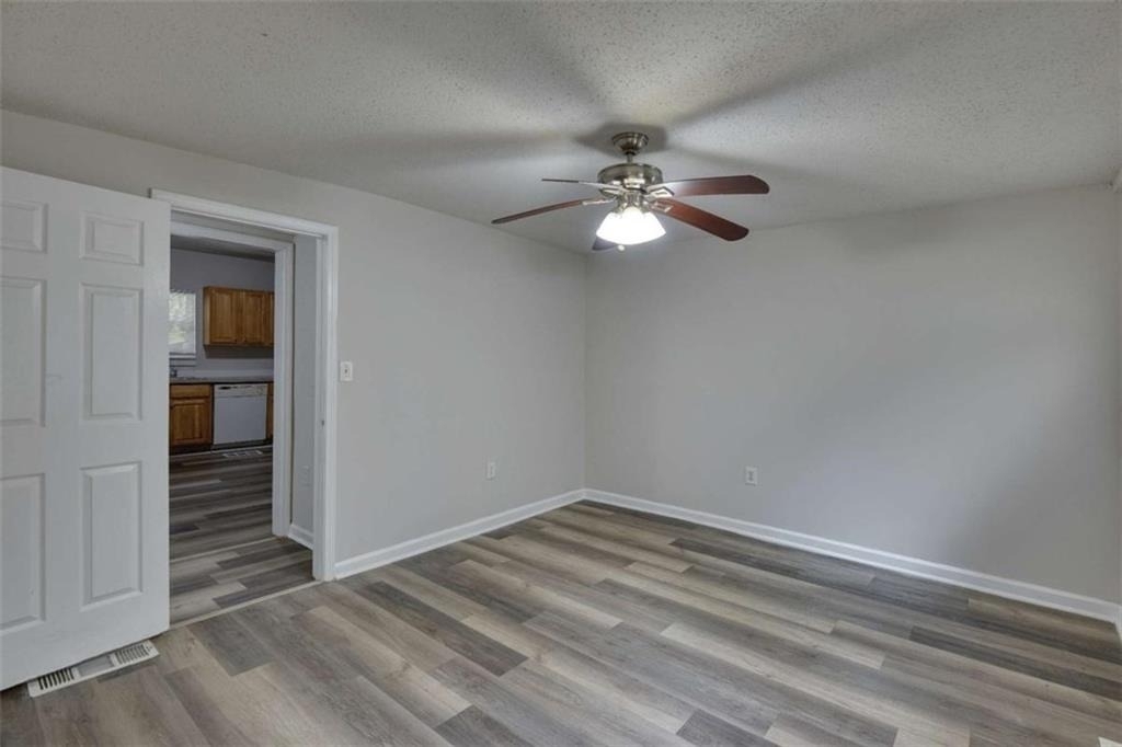 2486 Claude Street Nw - Photo 21