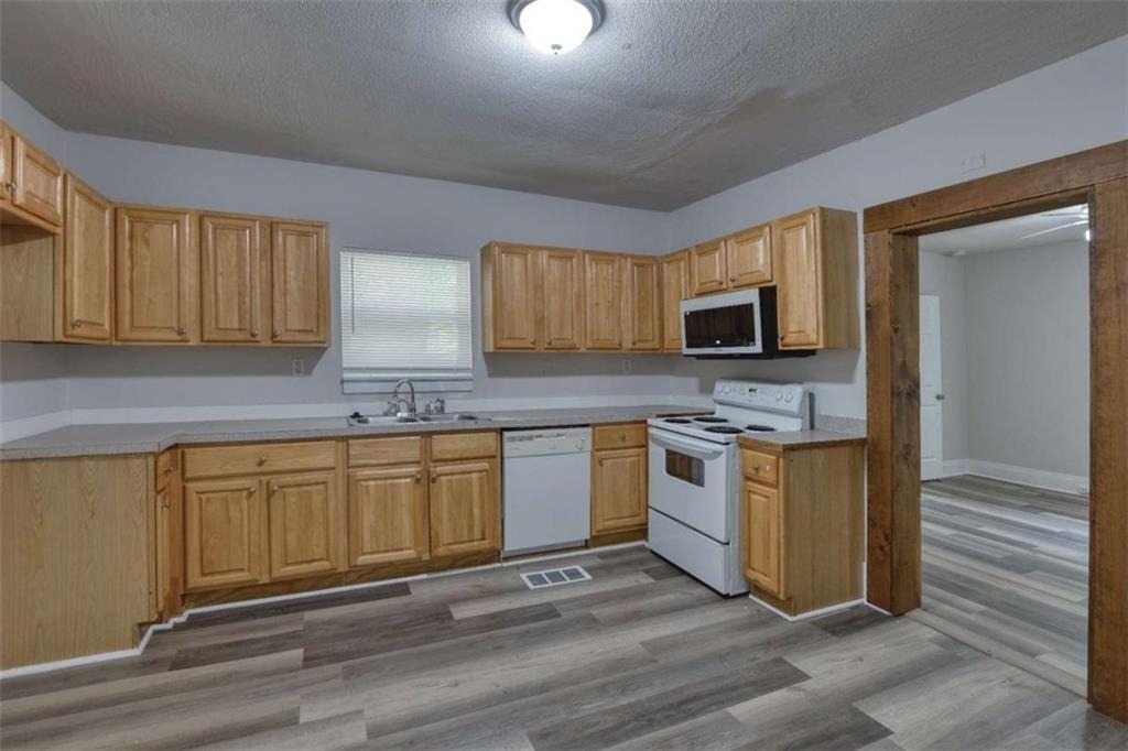 2486 Claude Street Nw - Photo 14