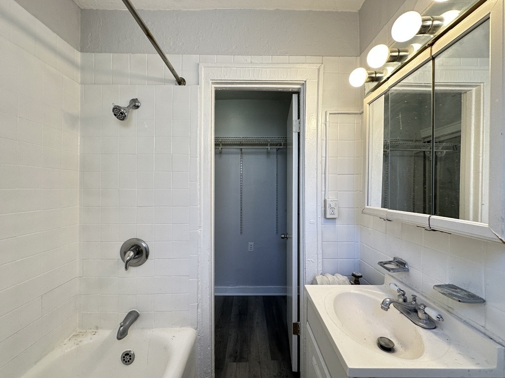 661 W Sheridan Road - Photo 18