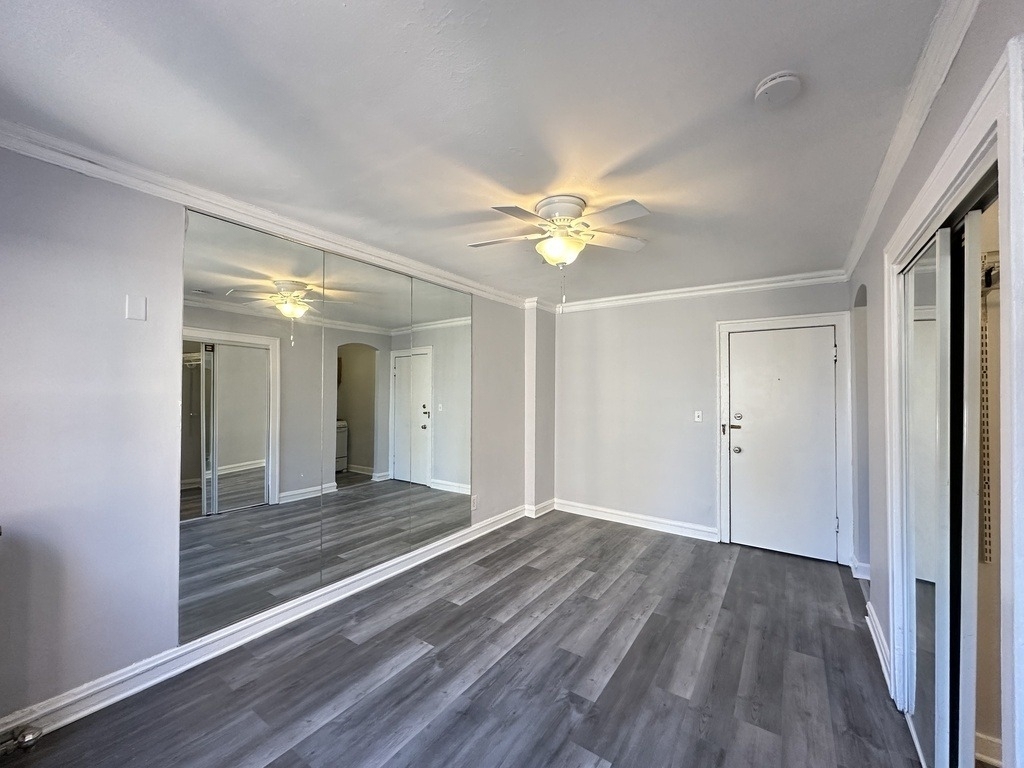 661 W Sheridan Road - Photo 9