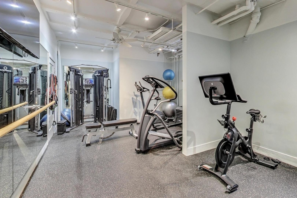 222 E Chestnut Street - Photo 12