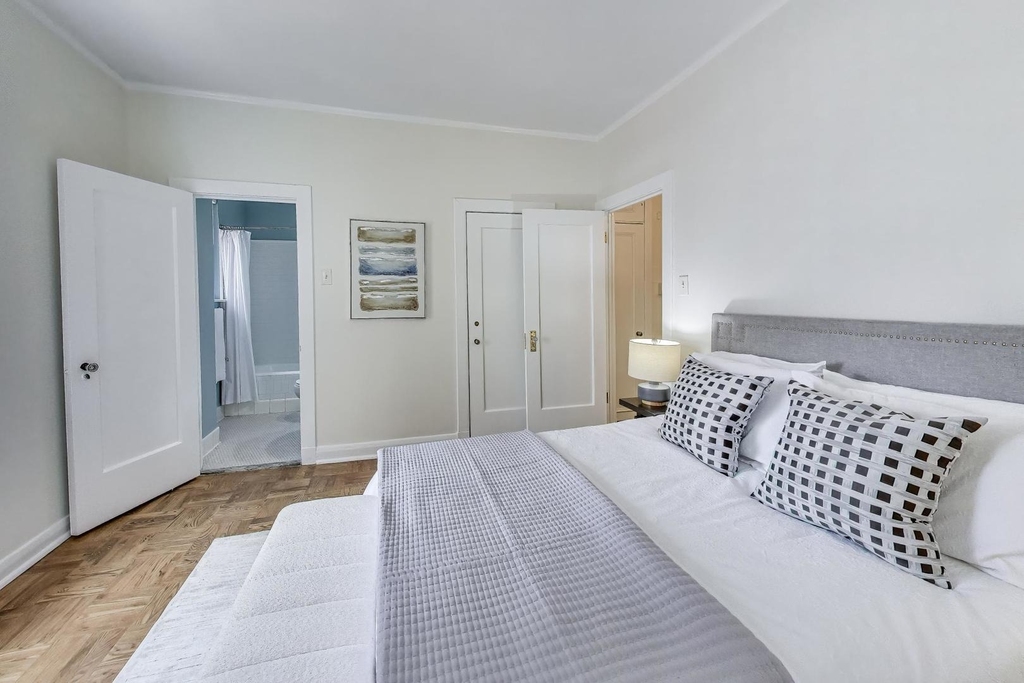 222 E Chestnut Street - Photo 6