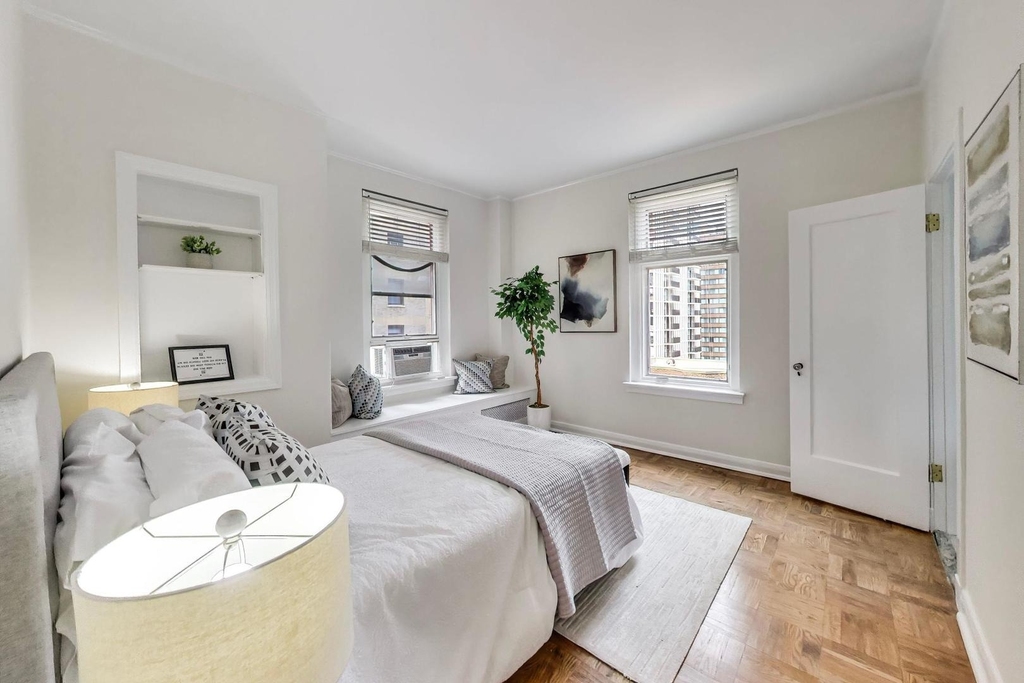 222 E Chestnut Street - Photo 8