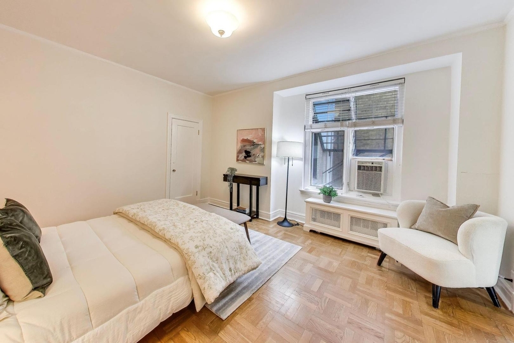 222 E Chestnut Street - Photo 9