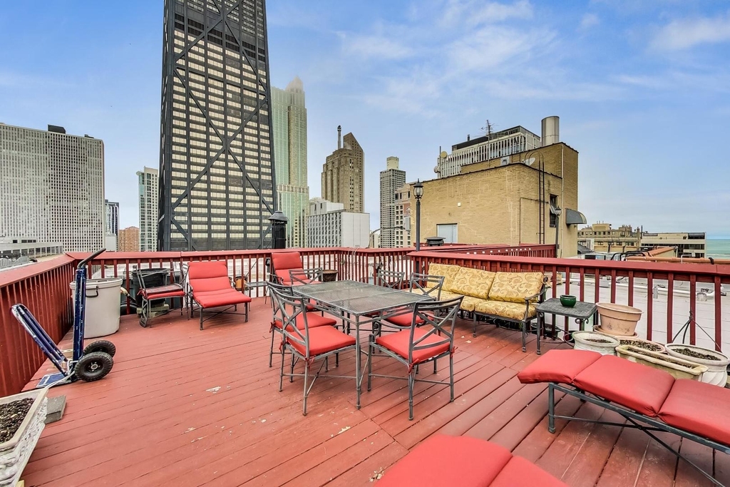 222 E Chestnut Street - Photo 5