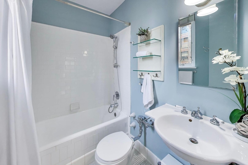 222 E Chestnut Street - Photo 10