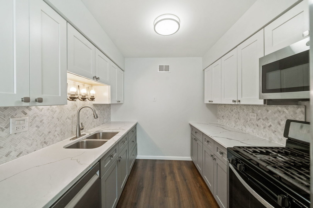1323 Braver Court - Photo 6