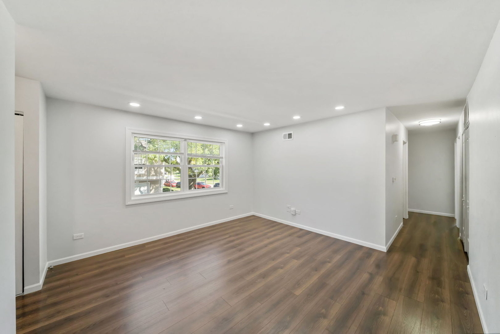 1323 Braver Court - Photo 2